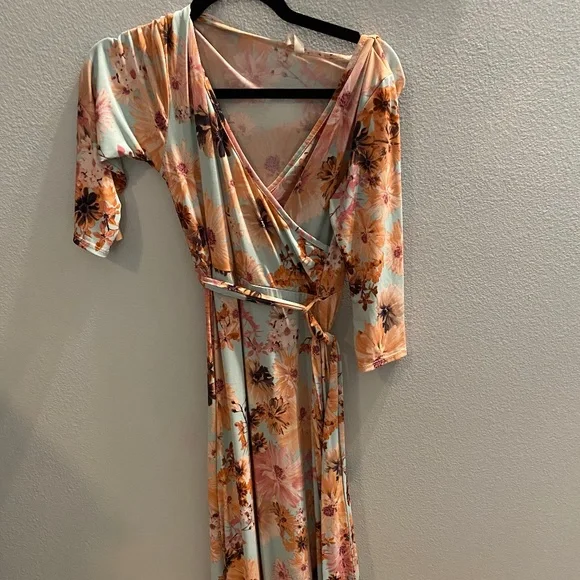 strapless open back dress Pink Floral Puff Sleeve Maternity Maxi Dress Small